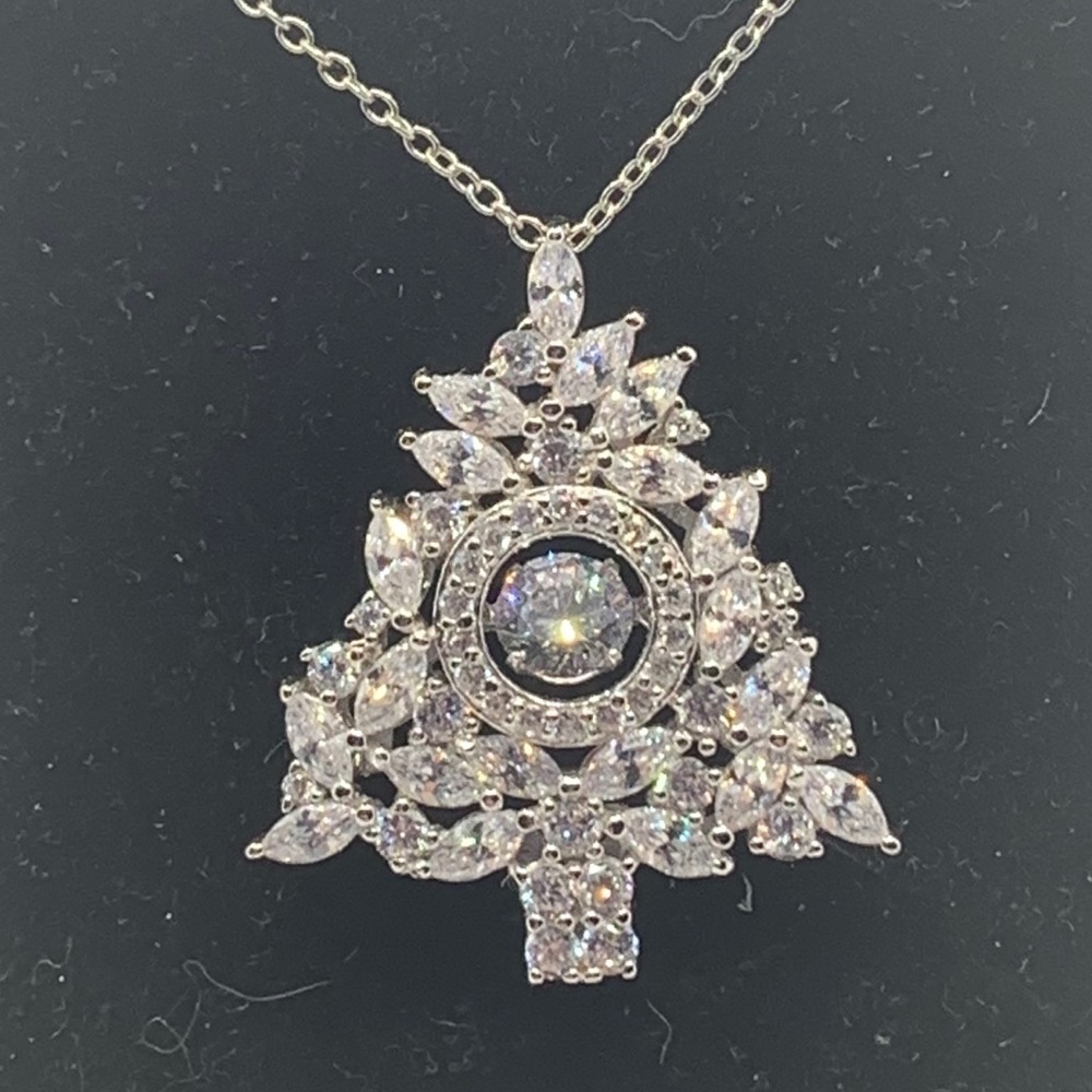 DANCING DIAMOND CHRISTMAS TREE PENDANT WITH CHAIN - Picture 1 of 8